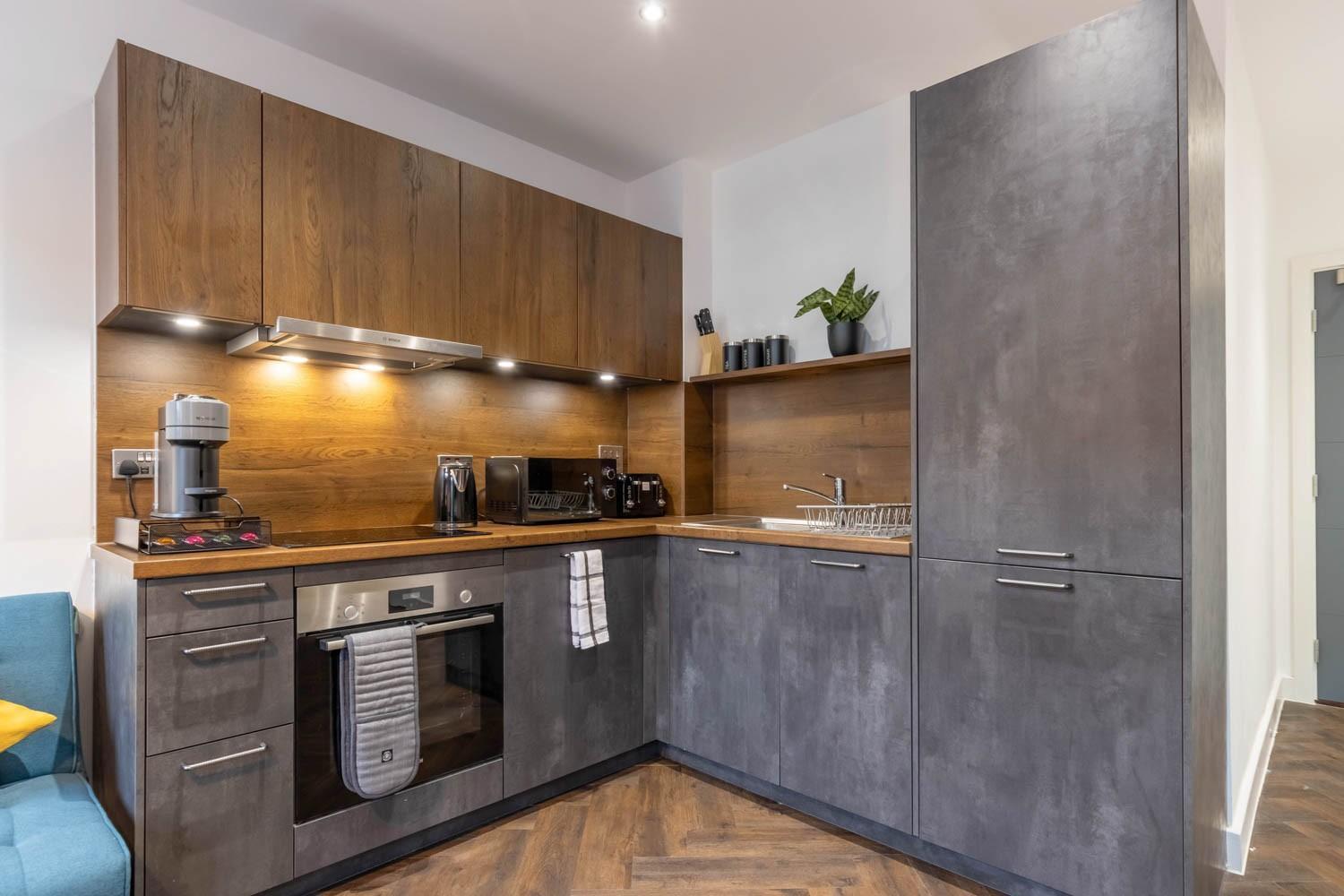 Apartment Modern Apt-contractors Families-superstore Nearby *
