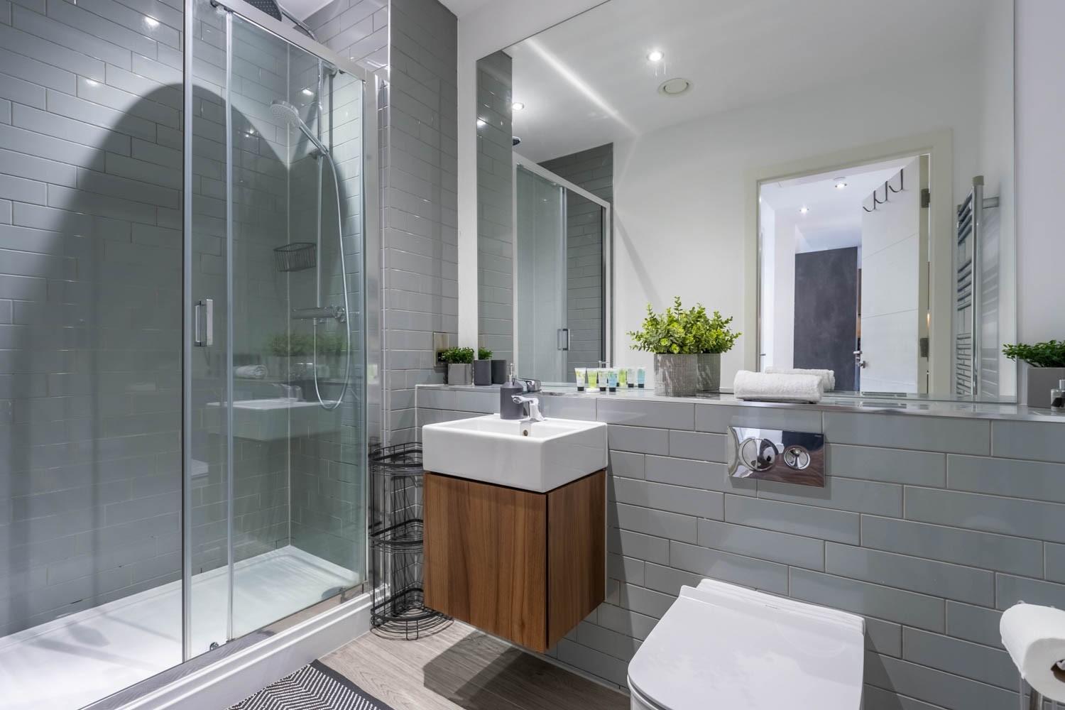 Modern Apt-contractors Families-superstore Nearby