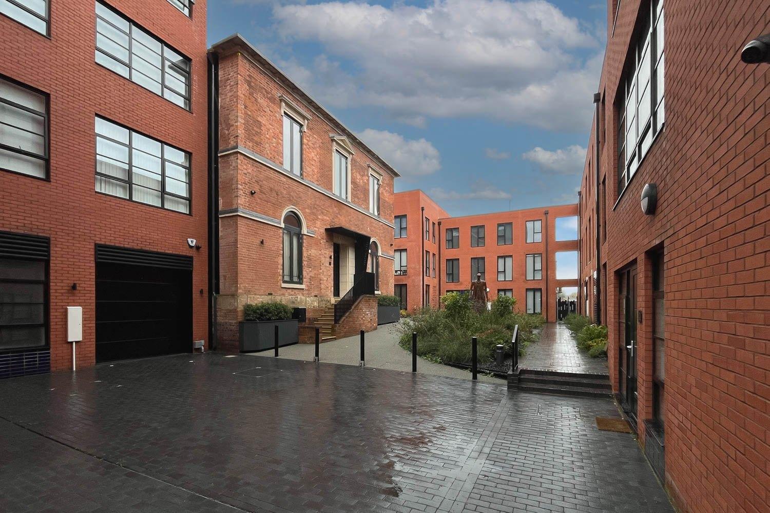 Apartment Modern Apt-contractors Families-superstore Nearby Birmingham