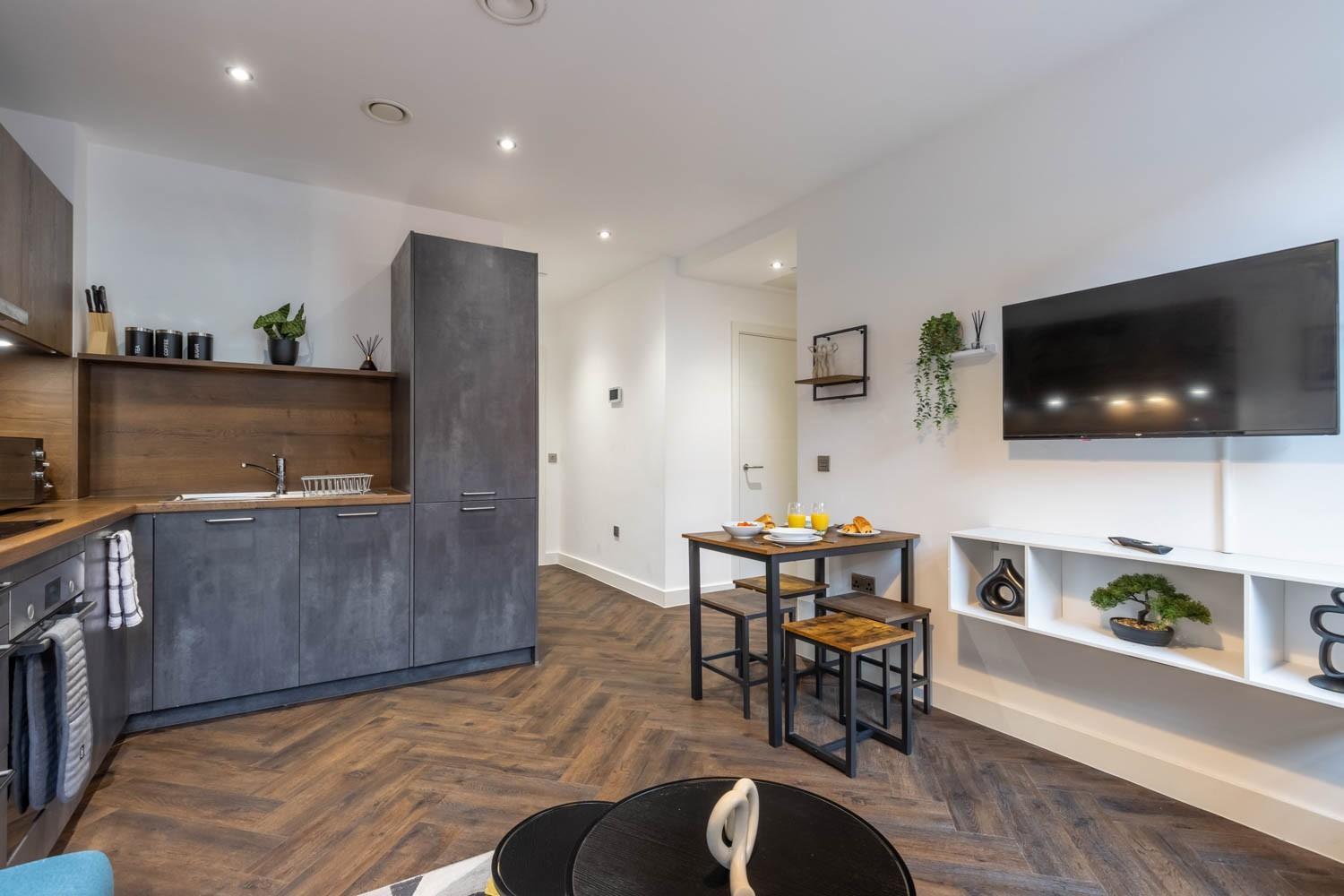 Modern Apt-contractors Families-superstore Nearby * Birmingham
