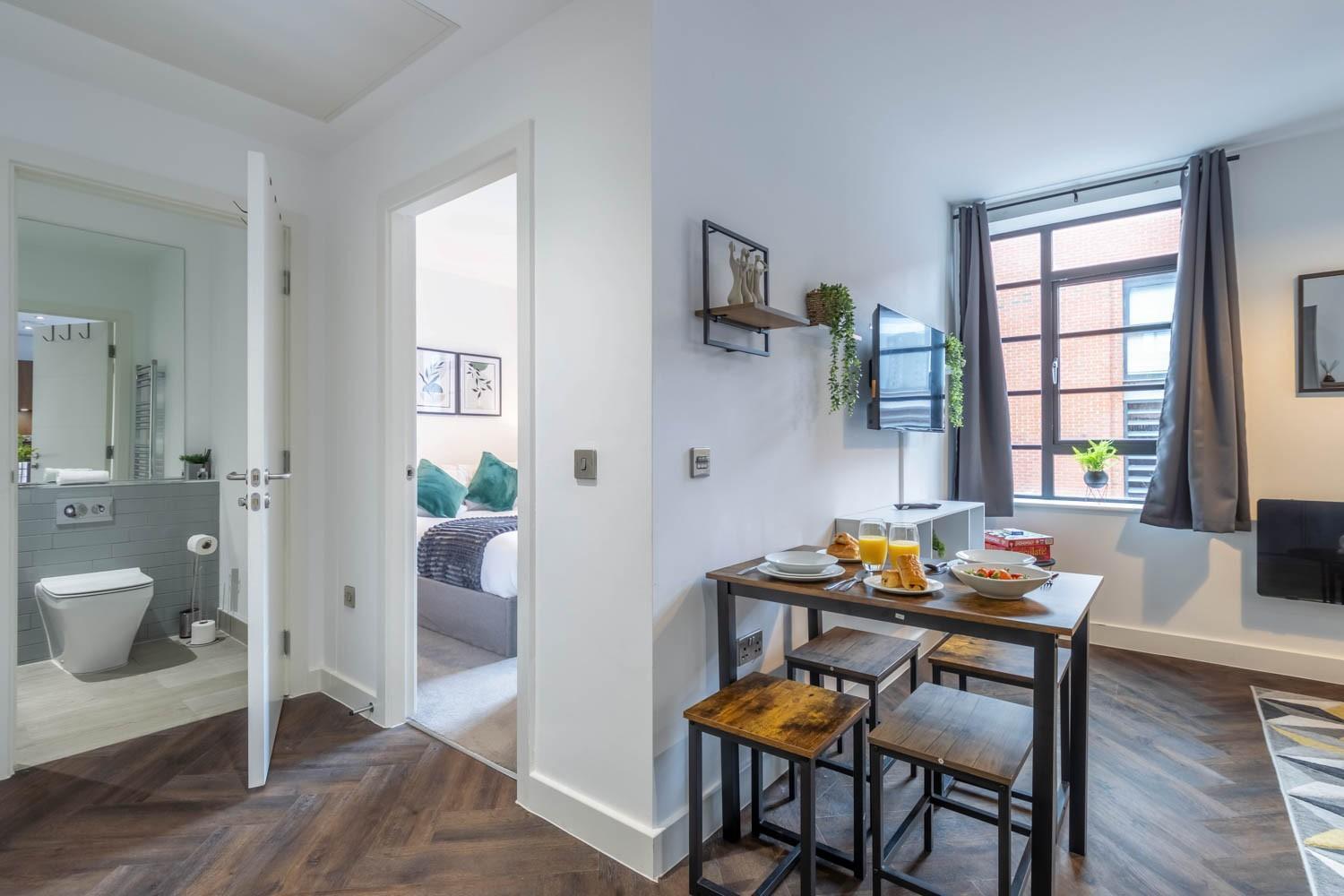Modern Apt-contractors Families-superstore Nearby Apartment *