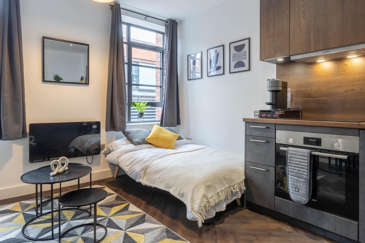 Apartment Modern Apt-contractors Families-superstore Nearby *