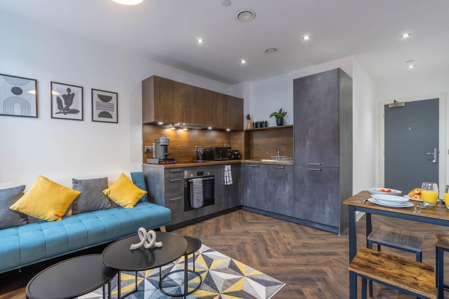 Modern Apt-contractors Families-superstore Nearby Apartment Birmingham